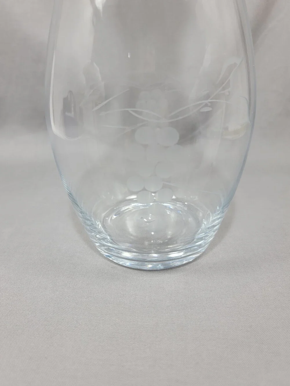 Vtg Wine Decanter Etched Grapes Vine Pattern Clear Glass Base Stopper